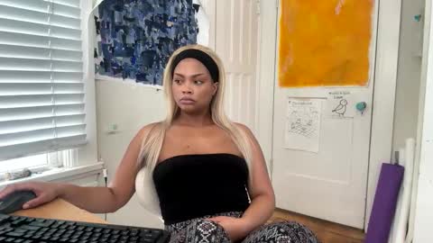 Aria Atelier online show from January 6, 2026, 10:12 pm