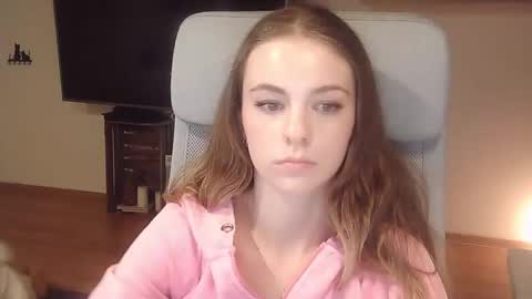 AriaCreazy online show from October 29, 2025, 9:27 pm