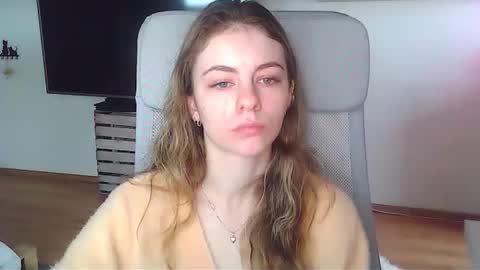 AriaCreazy online show from February 9, 2026, 9:24 am