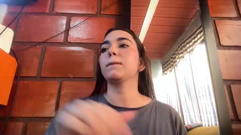 Snapshot of ariadna_25_ chatting on October 23, 2025, 9:35 pm Jess online show from October 23, 2025, 9:35 pm
