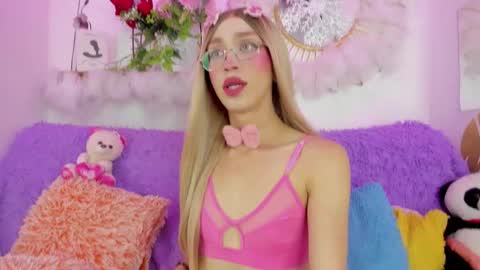 Snapshot of ariadna_evangeline chatting on February 19, 2026, 6:53 am Angel online show from February 19, 2026, 6:53 am