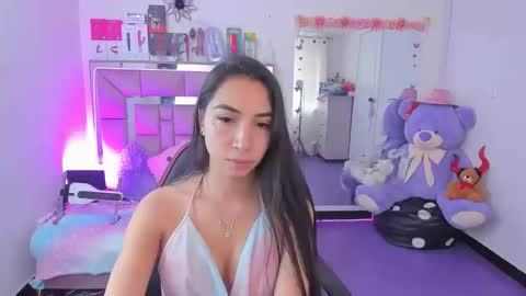 ariadnacappelletty online show from May 30, 2026, 5:54 pm