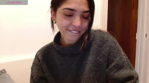 ariagal online show from April 27, 2026, 5:11 pm