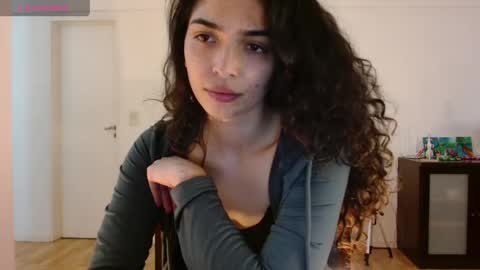 Snapshot of ariagal chatting on May 21, 2026, 3:52 pm ariagal online show from May 21, 2026, 3:52 pm