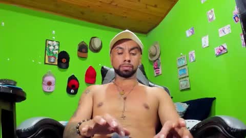 arian pervert online show from October 26, 2025, 1:06 pm