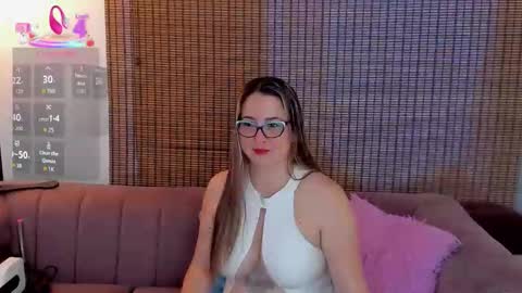 Ariana Cruz online show from November 26, 2025, 12:39 pm