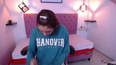 Snapshot of ariana_toro chatting on September 19, 2025, 2:29 pm ariana_toro online show from September 19, 2025, 2:29 pm