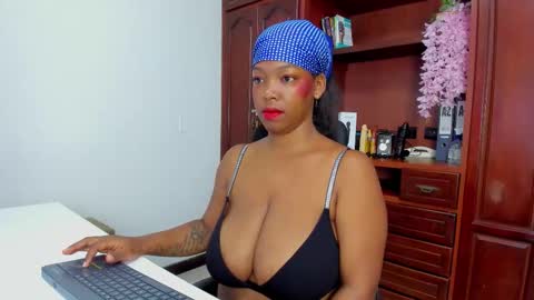 Andrea online show from September 9, 2025, 9:03 pm