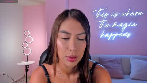 Ariana Dumont online show from February 1, 2026, 10:58 am