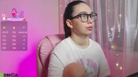 Snapshot of arianahot777 chatting on September 14, 2025, 2:33 am arianahot777 online show from September 14, 2025, 2:33 am