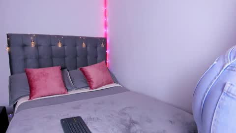  Ariana Poarch online show from December 18, 2024, 5:04 am