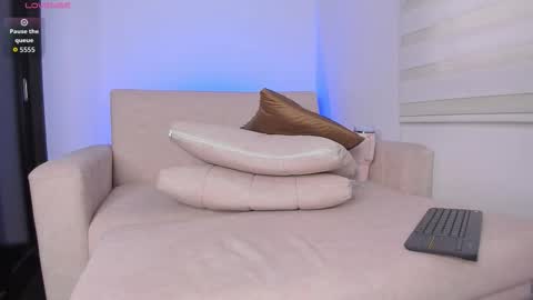 arianna_0 online show from January 31, 2026, 7:11 pm