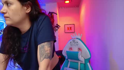 arianna_sweeet online show from October 28, 2025, 3:43 am