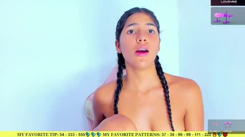 Snapshot of ariannalewis1 chatting on April 28, 2026, 2:27 am Arianna online show from April 28, 2026, 2:27 am