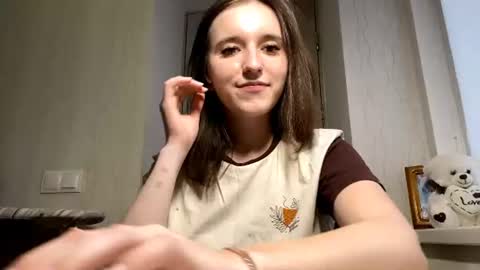 Snapshot of ariehamalainen chatting on July 8, 2026, 5:50 pm Mia online show from July 8, 2026, 5:50 pm