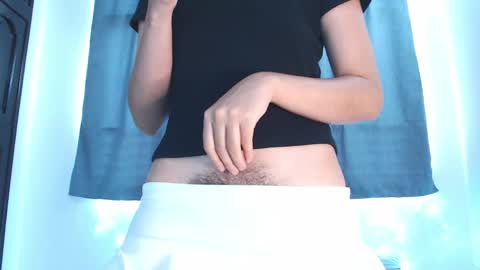 Ariel Pink Diamond online show from April 10, 2026, 8:13 pm