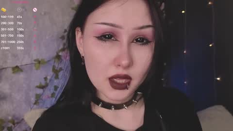 Dee online show from April 10, 2026, 4:39 am