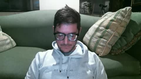 Snapshot of arielsinho chatting on June 8, 2026, 1:28 am Anon online show from June 8, 2026, 1:28 am