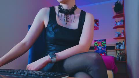 arielstonks_lovee online show from January 8, 2025, 6:31 am
