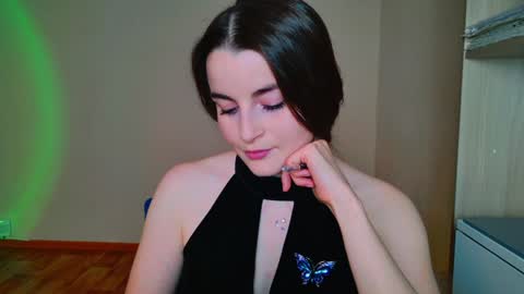 arielstonks_lovee online show from January 29, 2025, 5:45 pm