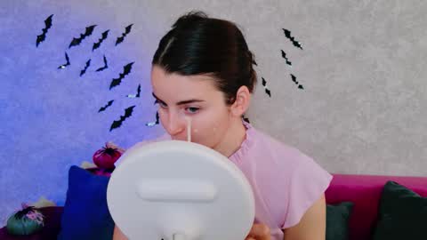 arielstonks_lovee online show from October 14, 2025, 3:51 am