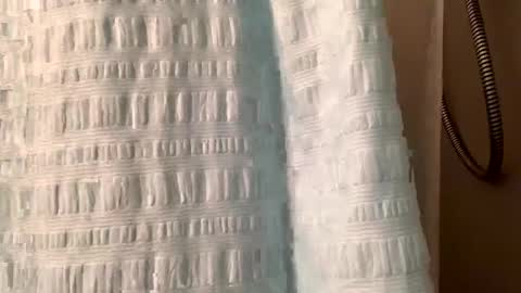 Snapshot of arielwyld chatting on December 6, 2024, 10:27 am ariel colin when hes here online show from December 6, 2024, 10:27 am