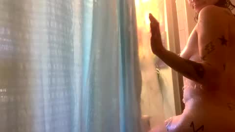 Snapshot of arielwyld chatting on December 19, 2024, 1:40 pm ariel colin when hes here online show from December 19, 2024, 1:40 pm