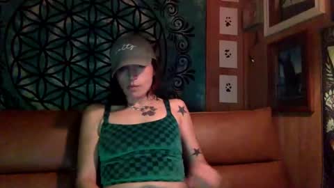 Snapshot of arielwyld chatting on January 14, 2025, 3:32 am ariel colin when hes here online show from January 14, 2025, 3:32 am