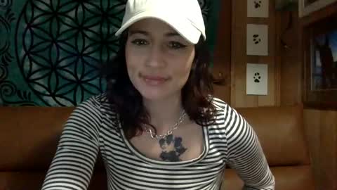 Snapshot of arielwyld chatting on February 25, 2025, 2:22 pm ariel colin when hes here online show from February 25, 2025, 2:22 pm