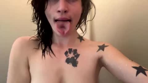 Snapshot of arielwyld chatting on February 27, 2025, 2:00 pm ariel colin when hes here online show from February 27, 2025, 2:00 pm