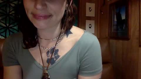 Snapshot of arielwyld chatting on March 7, 2025, 2:57 am ariel colin when hes here online show from March 7, 2025, 2:57 am