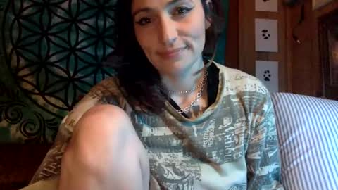 Snapshot of arielwyld chatting on March 11, 2025, 12:33 am ariel colin when hes here online show from March 11, 2025, 12:33 am