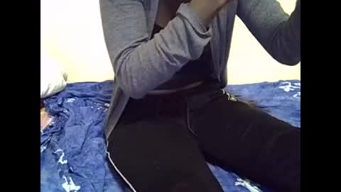 Snapshot of aries_eve chatting on January 27, 2025, 10:49 am aries_eve online show from January 27, 2025, 10:49 am