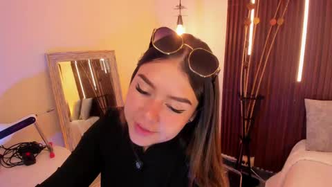  Arianna  online show from April 16, 2026, 9:04 pm