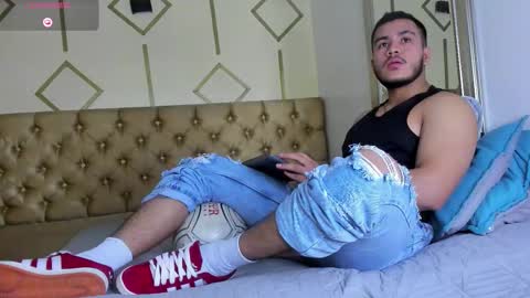 Ariies13 online show from September 19, 2025, 7:58 pm