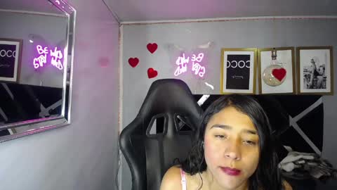 Snapshot of arimeraki_v chatting on June 2, 2026, 2:57 am Hi Stream 1000pm to 600am online show from June 2, 2026, 2:57 am