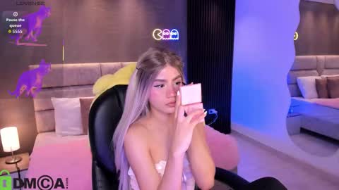 Ari  online show from November 5, 2025, 12:43 am