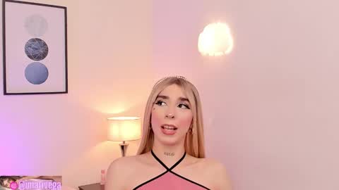 Snapshot of arivega chatting on November 8, 2025, 12:11 am Nice to meet you thumb up me please its important I LOOK MY BIO DOWN online show from November 8, 2025, 12:11 am