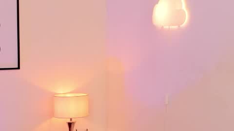 Snapshot of arivega chatting on November 21, 2025, 7:29 am Nice to meet you thumb up me please its important I LOOK MY BIO DOWN online show from November 21, 2025, 7:29 am