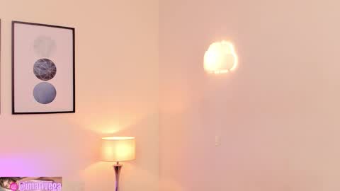 Snapshot of arivega chatting on December 21, 2025, 6:20 am Nice to meet you thumb up me please its important I LOOK MY BIO DOWN online show from December 21, 2025, 6:20 am