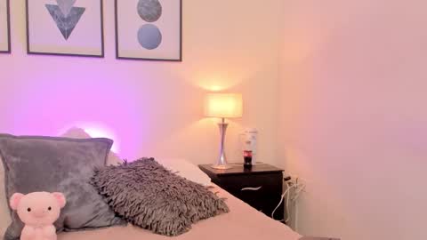 Snapshot of arivega chatting on February 18, 2026, 6:09 am Nice to meet you thumb up me please its important I LOOK MY BIO DOWN online show from February 18, 2026, 6:09 am