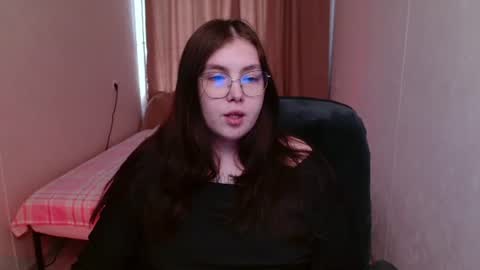 Snapshot of arizonaa_muse chatting on July 13, 2026, 7:22 am Astrid online show from July 13, 2026, 7:22 am