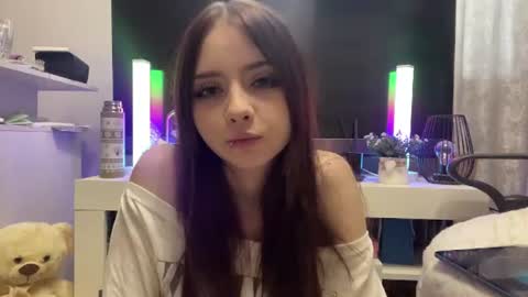 Snapshot of arlenaeikmeier chatting on July 30, 2026, 7:40 am Bella online show from July 30, 2026, 7:40 am