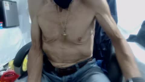 Snapshot of armaduradeacero chatting on February 8, 2025, 7:59 am armaduradeacero online show from February 8, 2025, 7:59 am