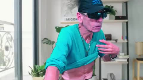 Snapshot of armaduradeacero chatting on October 2, 2025, 9:38 am armaduradeacero online show from October 2, 2025, 9:38 am