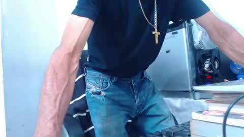 Snapshot of armaduradeacero chatting on October 18, 2025, 8:04 am armaduradeacero online show from October 18, 2025, 8:04 am