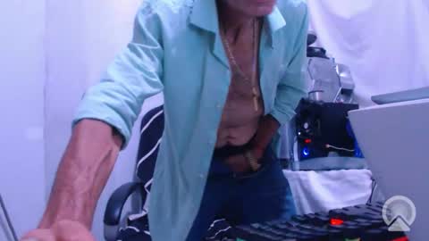 Snapshot of armaduradeacero chatting on October 21, 2025, 5:52 am armaduradeacero online show from October 21, 2025, 5:52 am