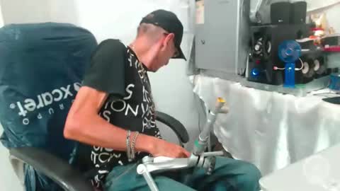 Snapshot of armaduradeacero chatting on October 26, 2025, 9:48 am armaduradeacero online show from October 26, 2025, 9:48 am