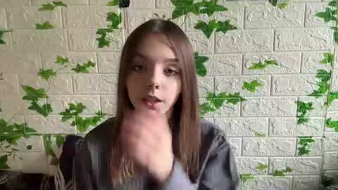 Lisa online show from June 17, 2026, 6:05 am