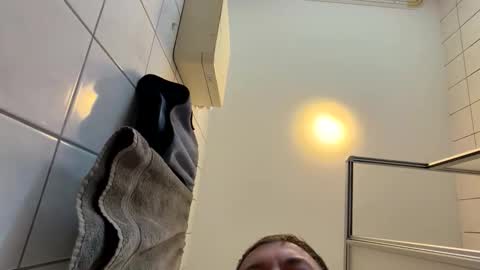 armyskater32 online show from April 20, 2026, 5:32 am